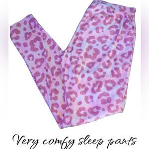 Bobbie And Brooke’s Size S Lounge Pants Pink Cheetah Worn Few Times No Flaws.